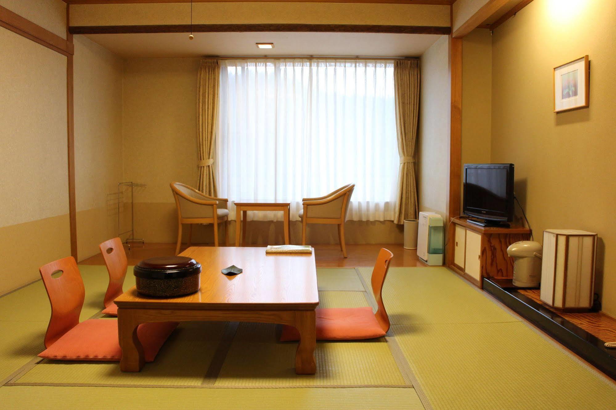 碧の美ゆゆaonobi Yuyu旧湯元白金温泉ホテル Biei Exterior photo